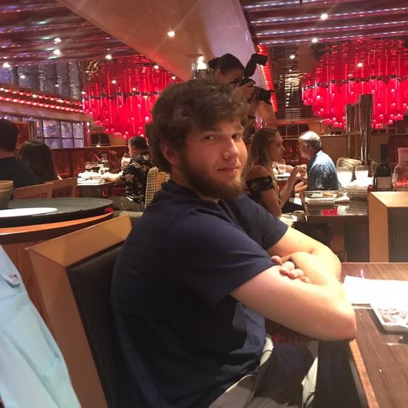 Meet your Posher, Lynn - Picture 1 of 1